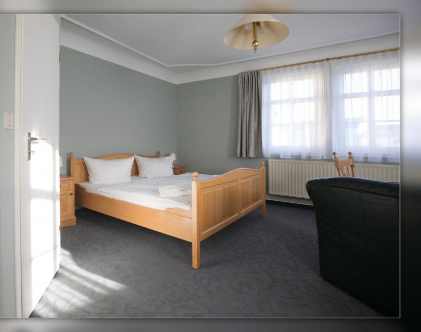 Hotel Ross Zwoenitz ภายนอก รูปภาพ
